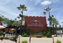 Chang Puak Camp Damnoensaduak バンコクから約2時間、象に乗れます!チャーン プアック キャンプ・ダムヌンサドゥアック