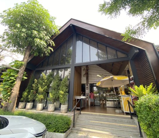 Mae sriruen Restaurant